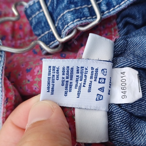 Oshkosh jumper jean dress. Embroidered ABC and apple. Toddler 18m. - Picture 6 of 6